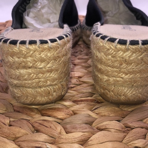 St. John’s Bay Navy Canvas Closed Toe Slip On Mules Espadrilles  Size 7 - Picture 5 of 8